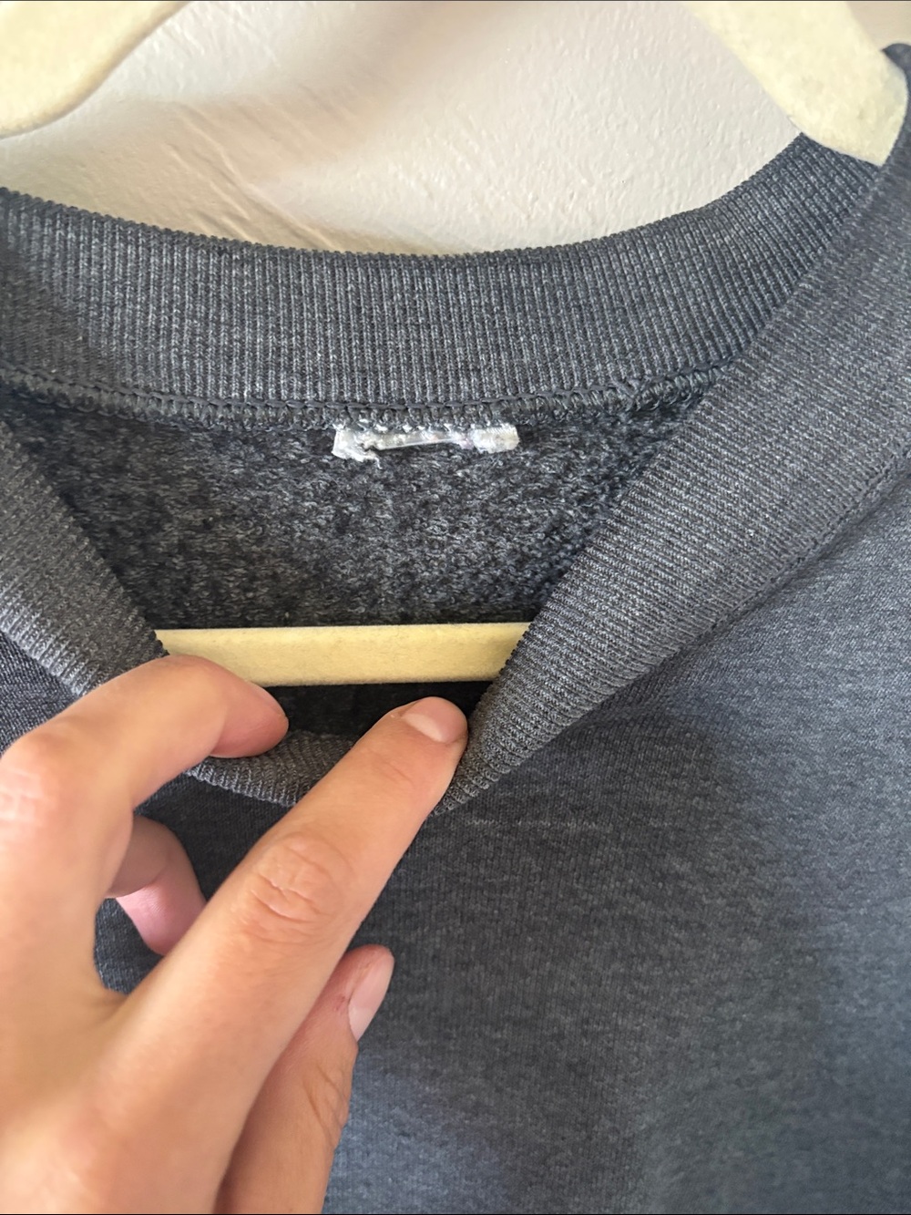 Classic pullover - Picture 2 of 4